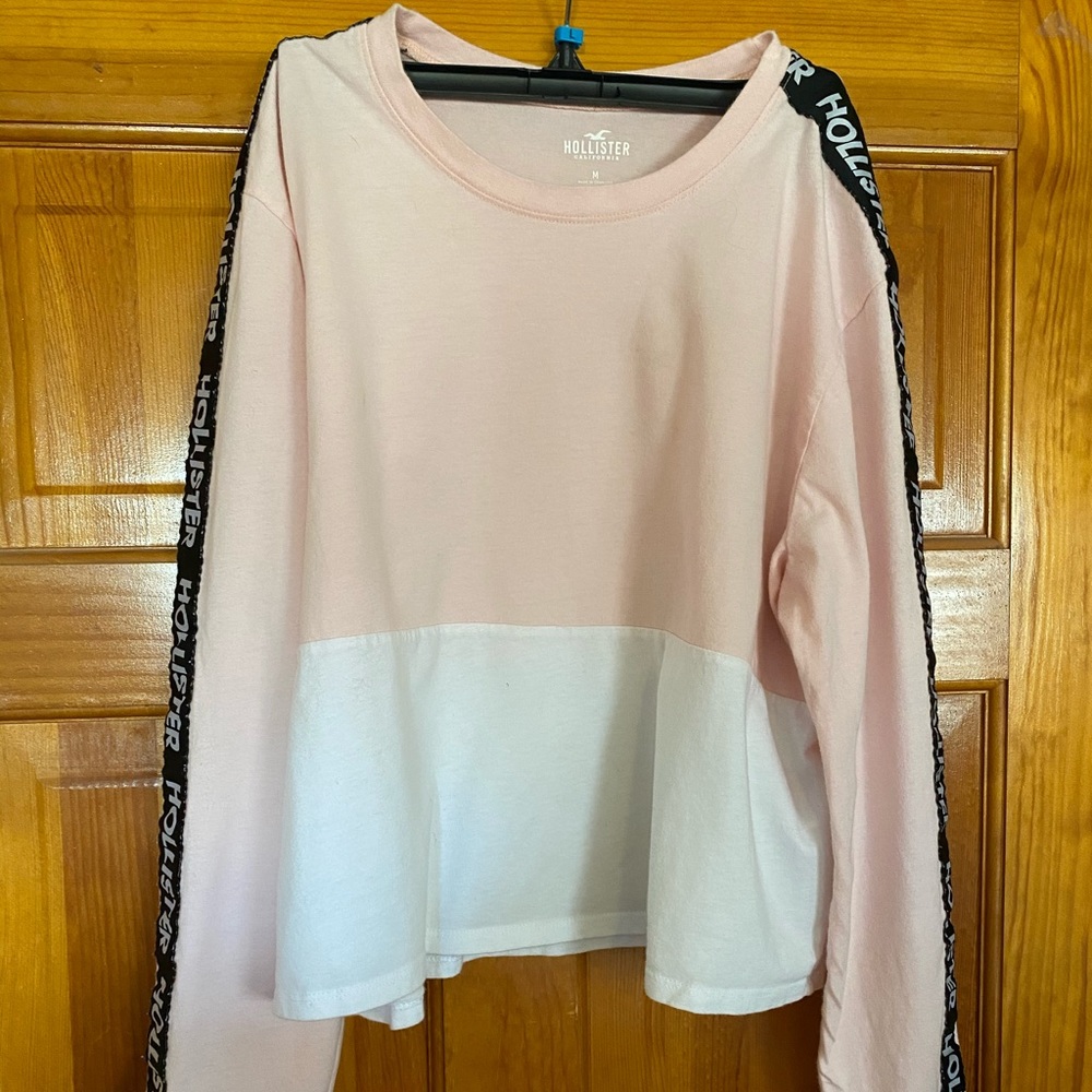 Hollister Long Sleeve t-shirt